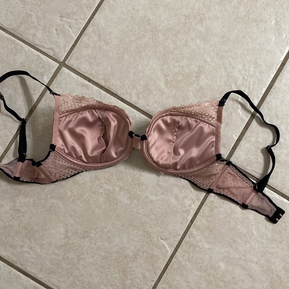 NWT Victoria’s Secret bra size 32C - Picture 3 of 4